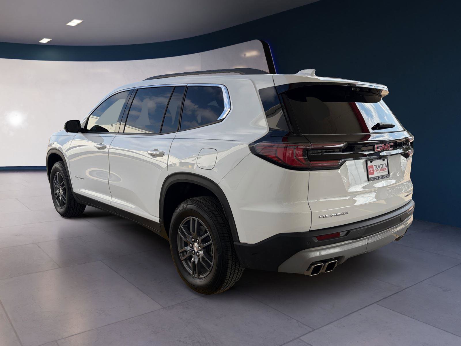 Used 2026 GMC Acadia Elevation w/ LPO, Floor Liner Package image 3