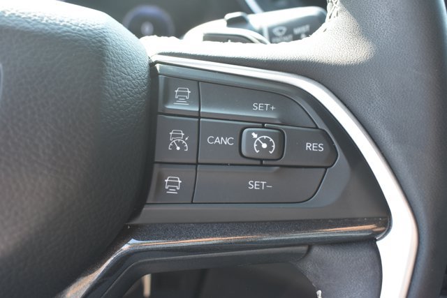 Used 2023 Jeep Grand Cherokee Altitude RWD image 20