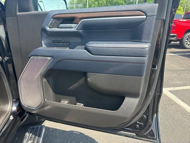 Used 2022 Chevrolet Silverado 1500 High Country w/ Technology Package image 17