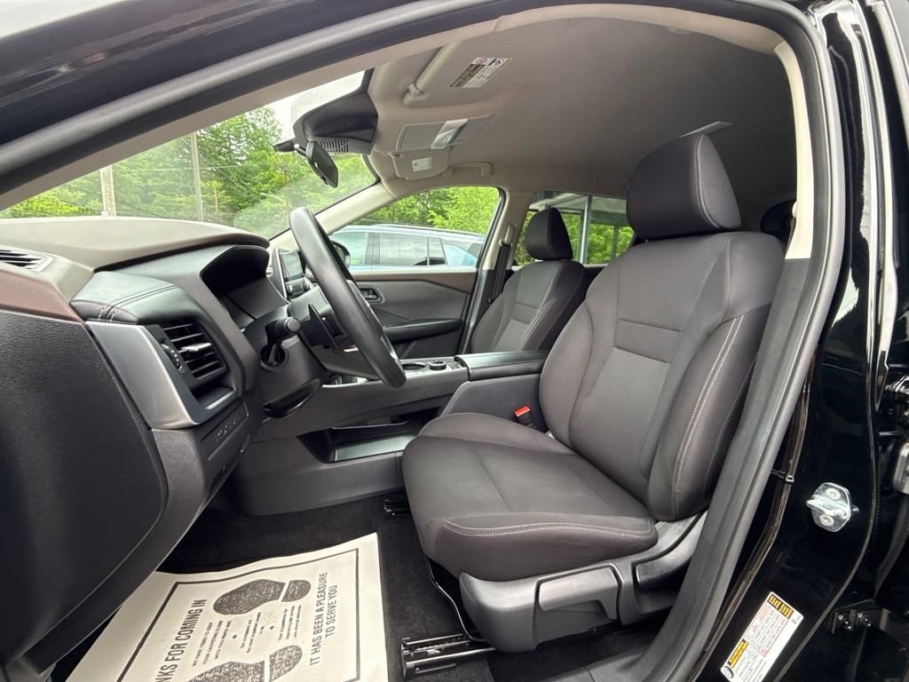 Used 2023 Nissan Rogue S AWD/4WD image 17