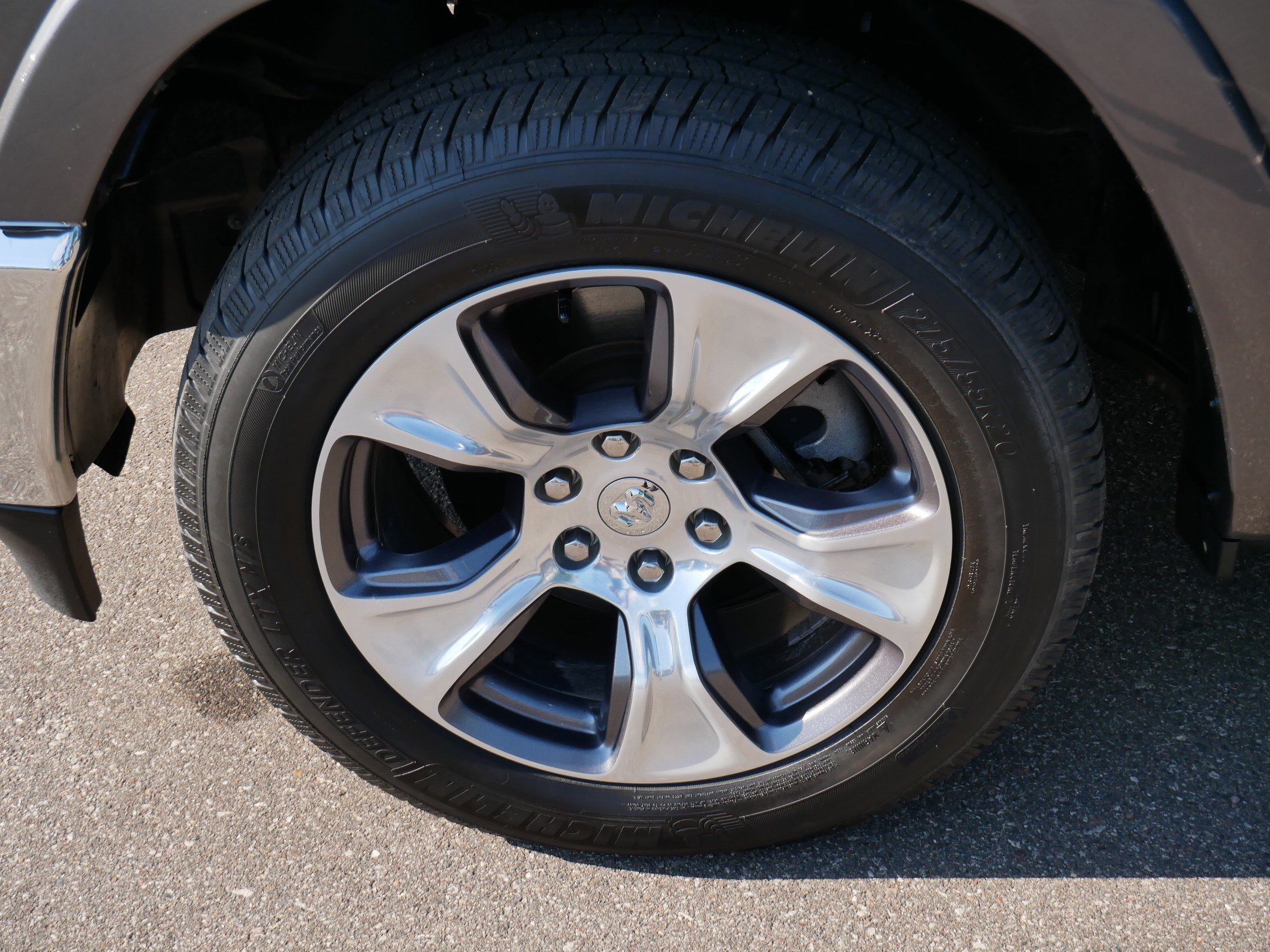 Used 2021 RAM 1500 Laramie AWD/4WD image 15