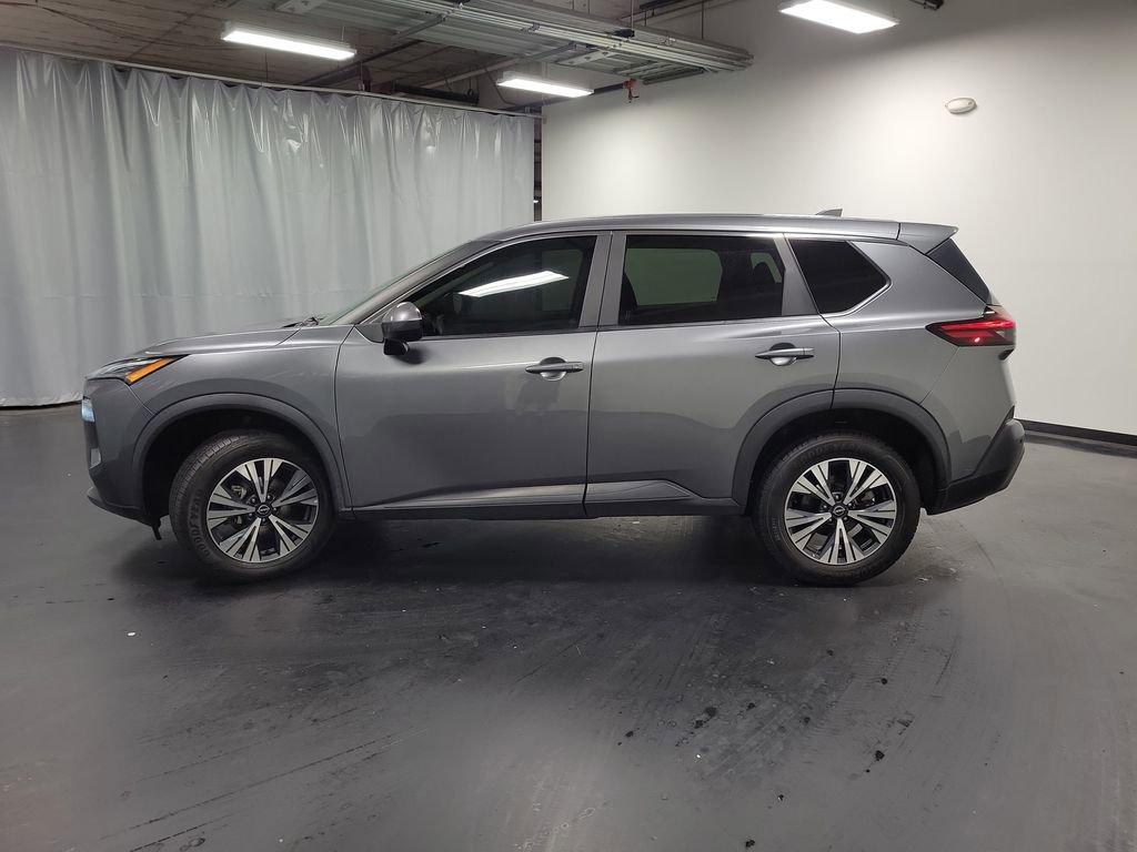 Used 2023 Nissan Rogue SV image 5