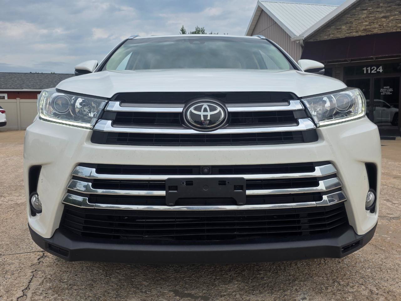 Used 2017 Toyota Highlander Limited Platinum AWD/4WD image 33