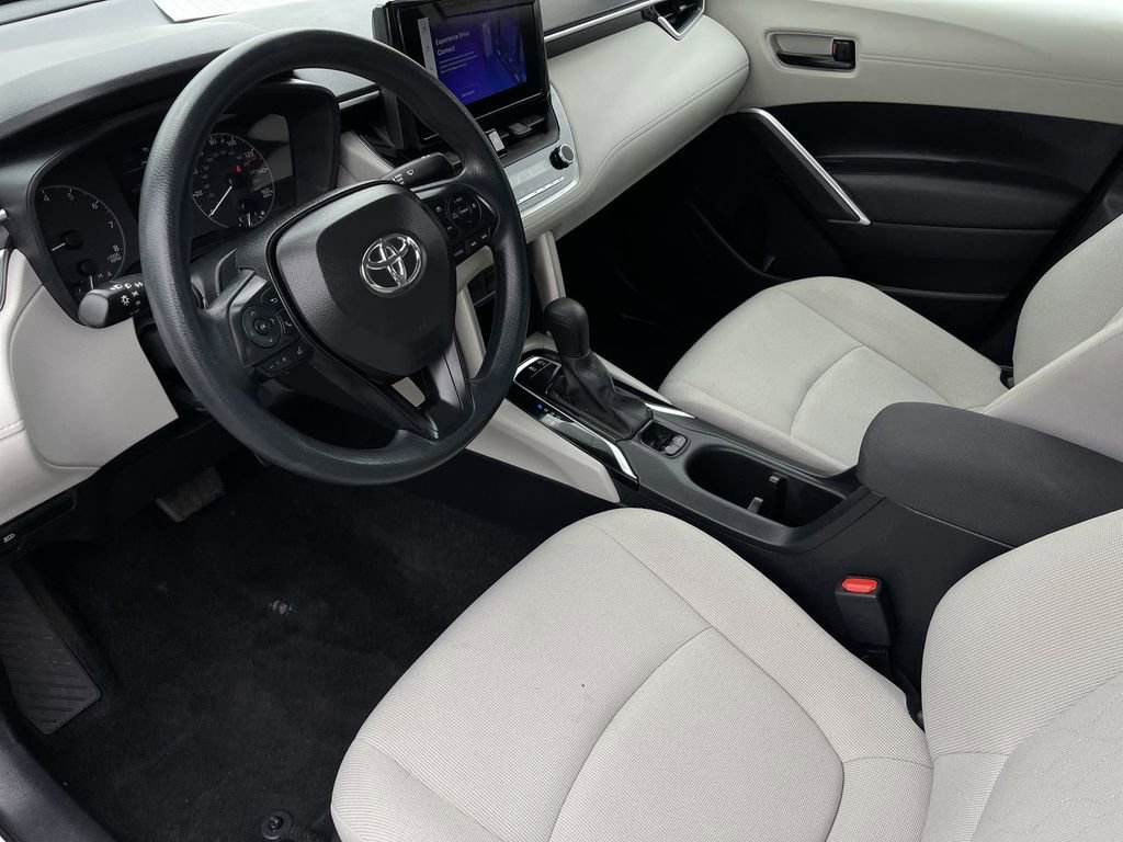Used 2024 Toyota Corolla Cross L image 10