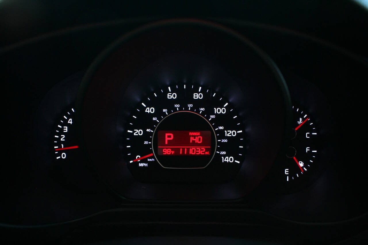 Used 2016 Kia Soul + FWD image 14