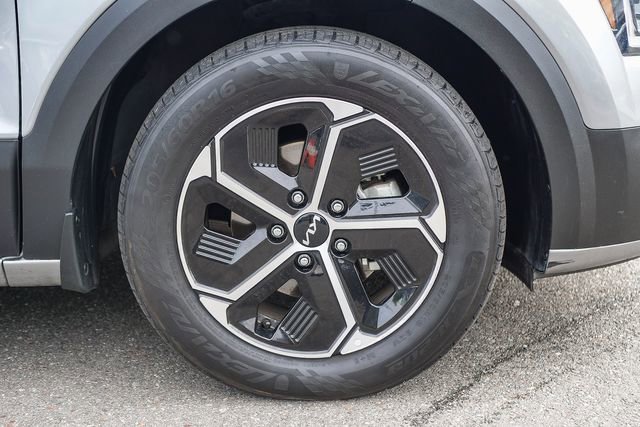 Used 2023 Kia Niro EX image 10