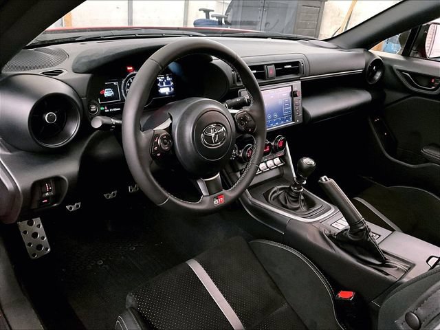 Used 2023 Toyota GR86 Premium w/ ALL Weather Mat Package (TMS) RWD image 12