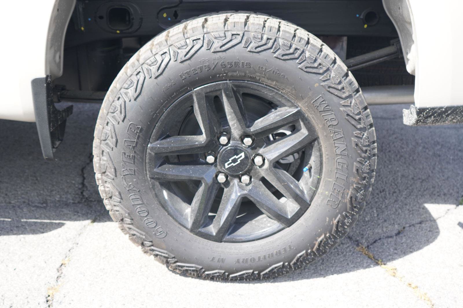 New 2026 Chevrolet Silverado 1500 Custom Trail Boss w/ LPO, Dark Essentials Package AWD/4WD image 12