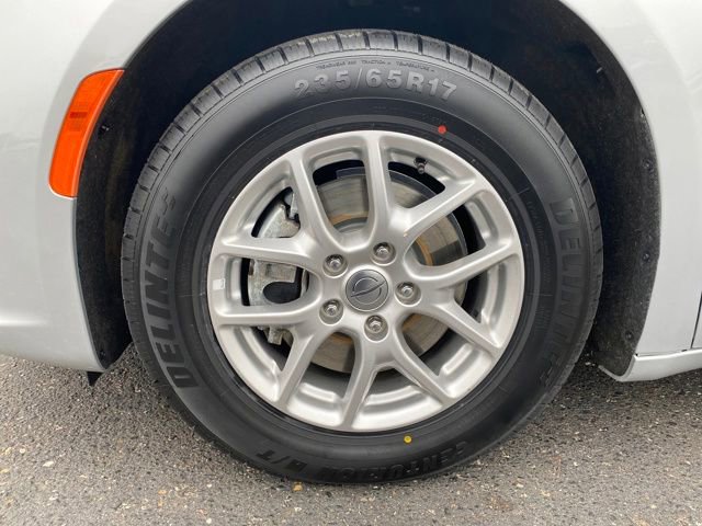 Used 2024 Chrysler Pacifica Touring-L image 20