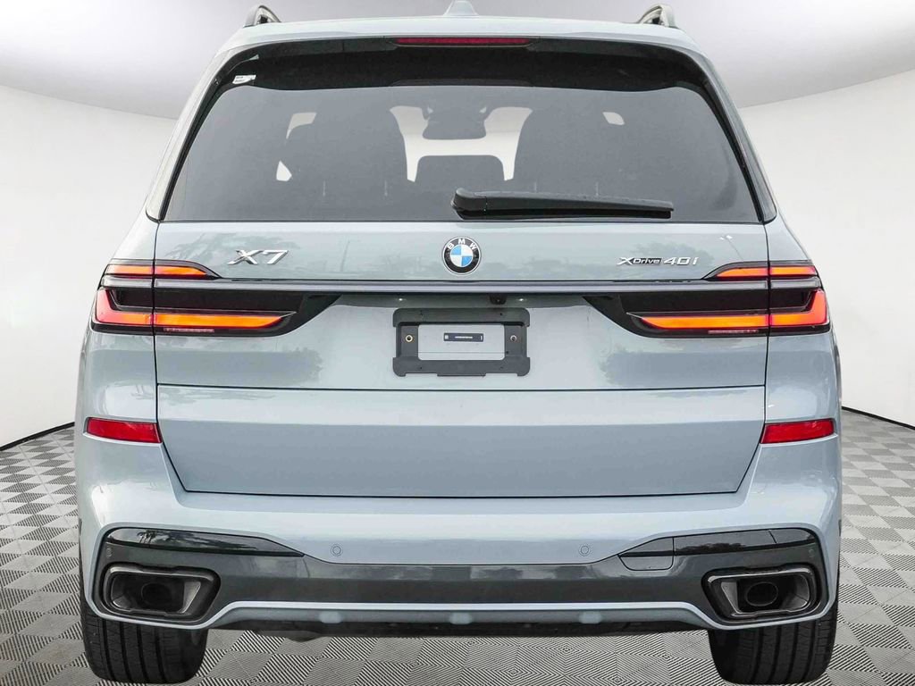 Used 2026 BMW X7 xDrive40i w/ Executive Package image 5