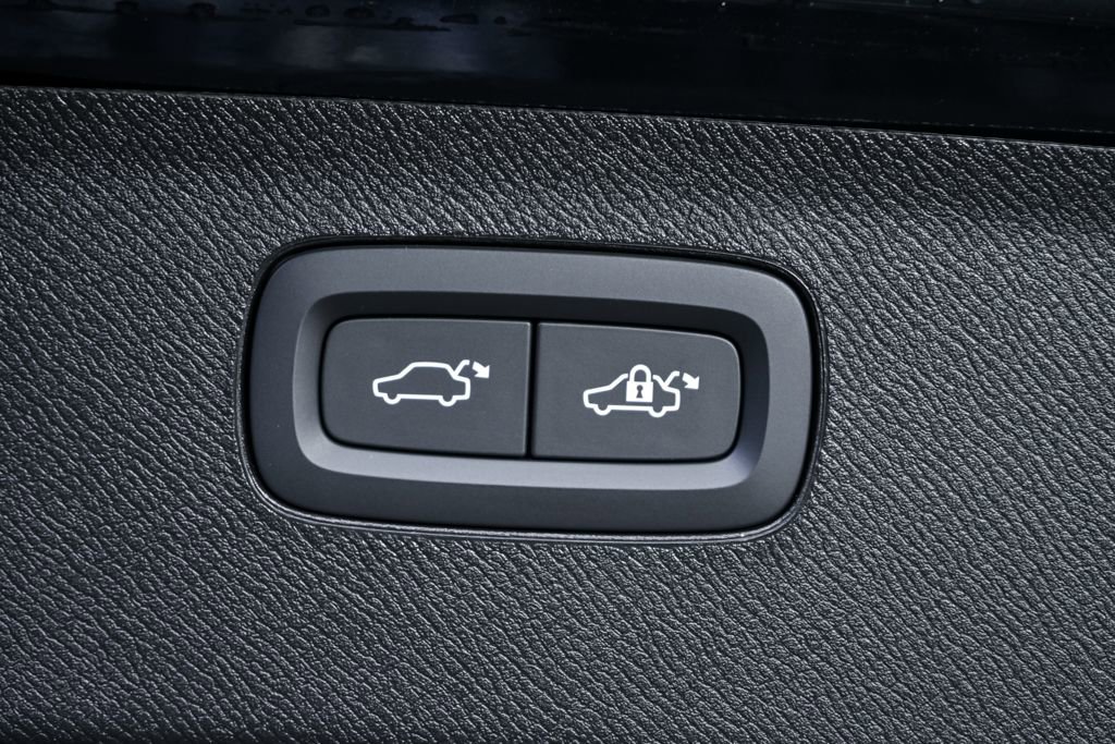 New 2026 Volvo XC90 T8 Ultra w/ Protection Package Premier image 33