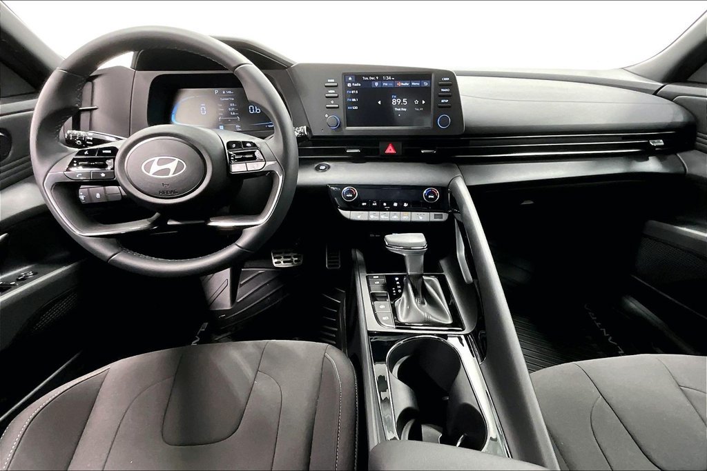 New 2026 Hyundai Elantra SEL Sport FWD image 5
