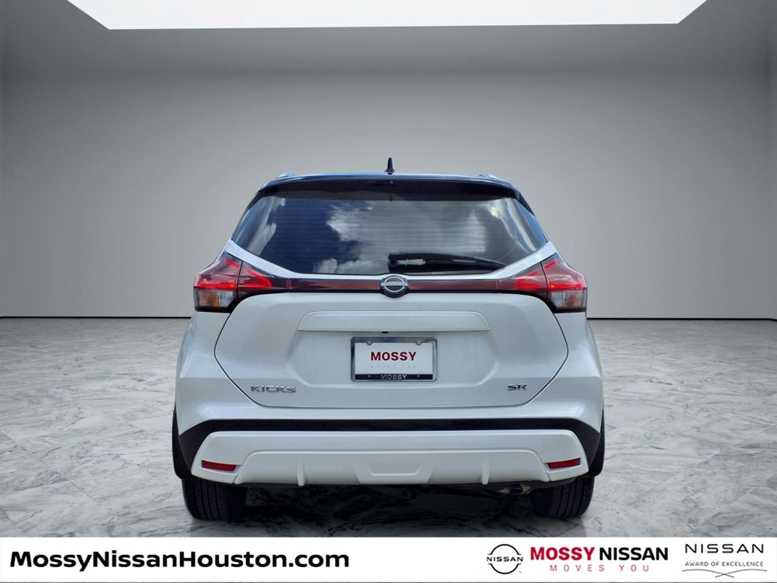 Used 2023 Nissan Kicks SR image 6