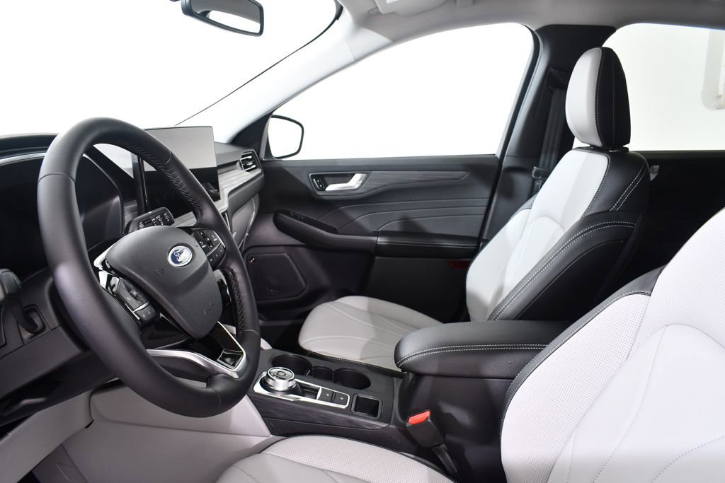 New 2025 Ford Escape SE w/ PHEV Premium Package image 6