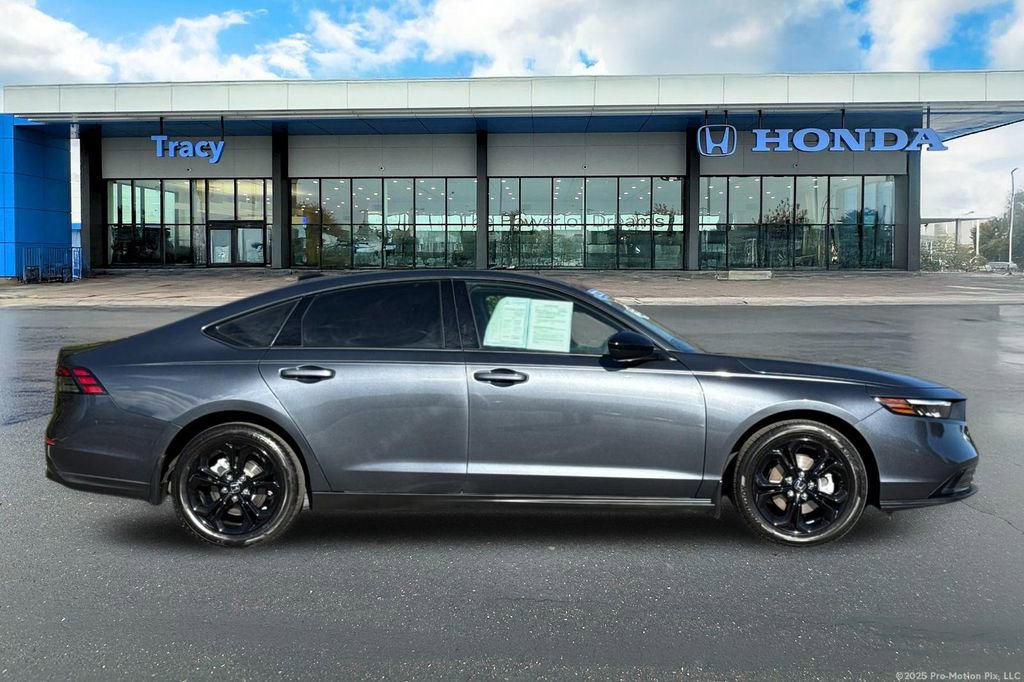 Certified 2025 Honda Accord SE image 3