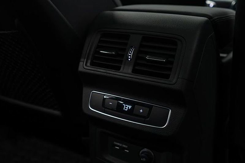 Used 2025 Audi Q5 e Premium image 30