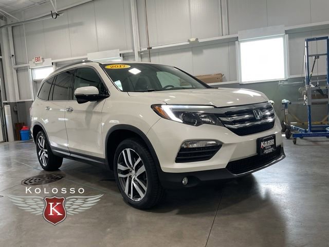 Used 2017 Honda Pilot Touring video 1