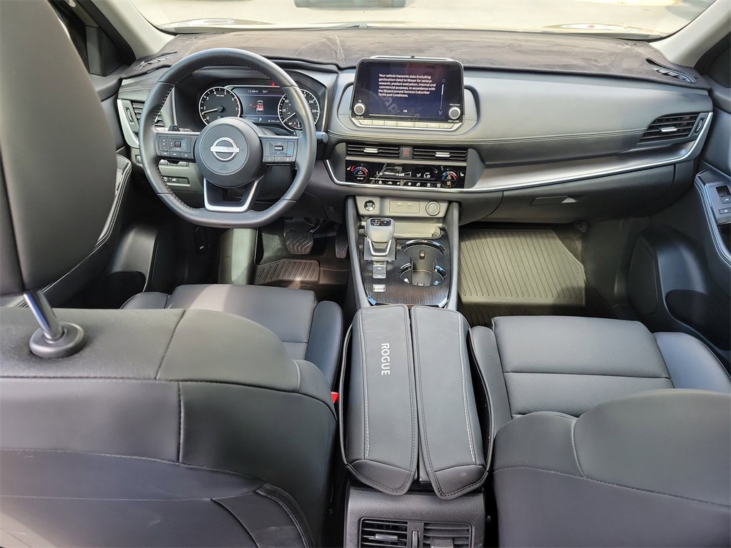 Used 2024 Nissan Rogue SV w/ SV Premium Package image 15