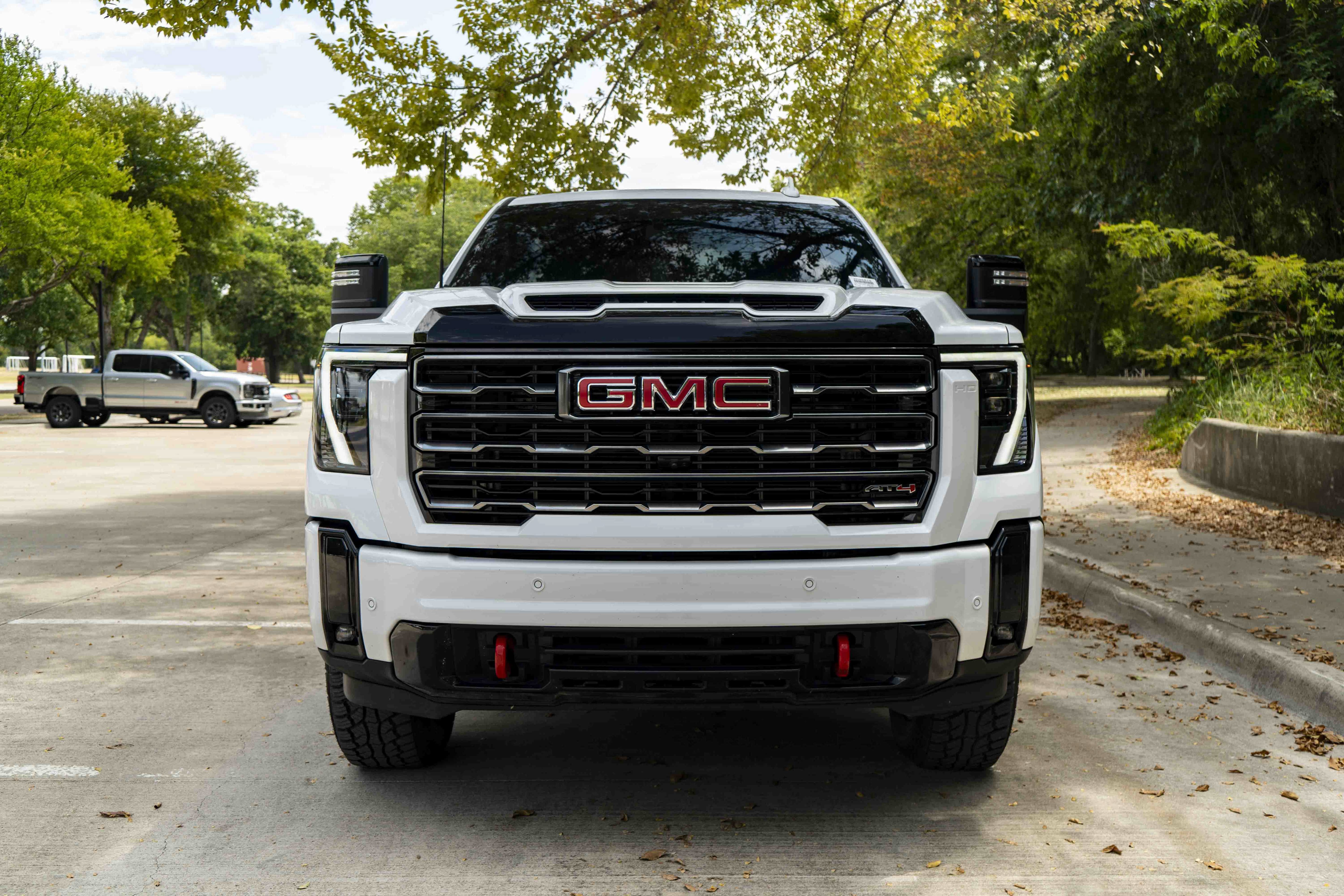 Used 2025 GMC Sierra 2500 AT4 AWD/4WD image 3