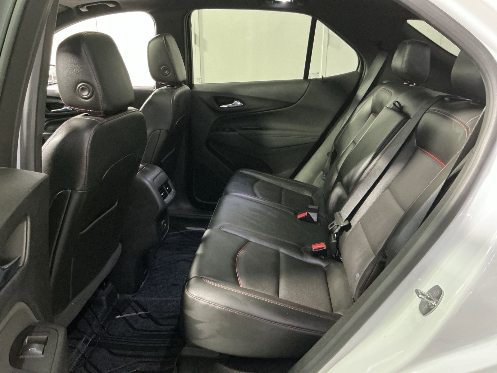 Used 2022 Chevrolet Equinox RS w/ RS Leather Package image 33