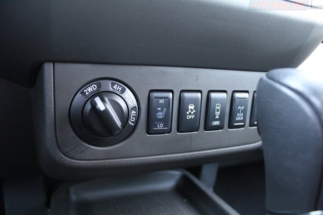 Used 2020 Nissan Frontier PRO-4X w/ Pro-4x Utility Package image 14