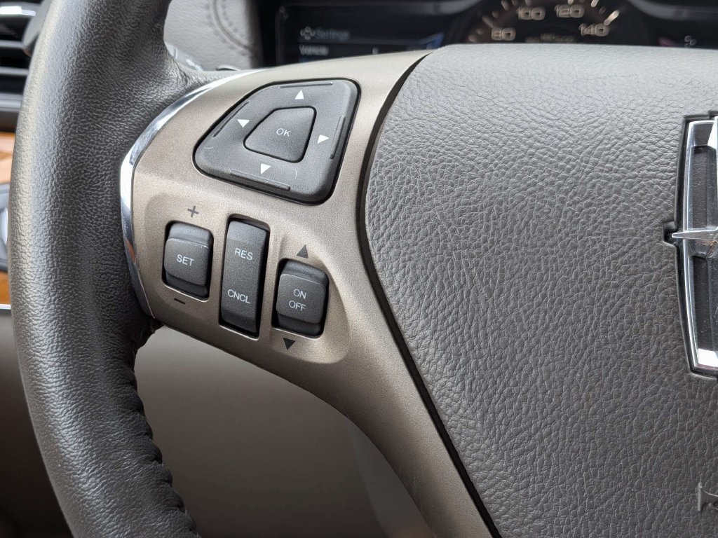Used 2014 Lincoln MKX FWD w/ Walnut Swirl Wood Package image 22