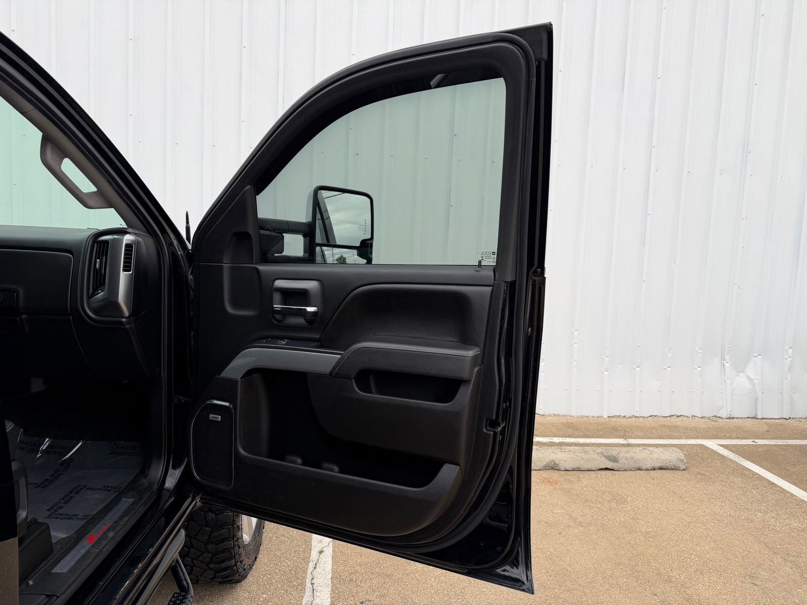 Used 2016 Chevrolet Silverado 2500 LTZ w/ Duramax Plus Package AWD/4WD image 24