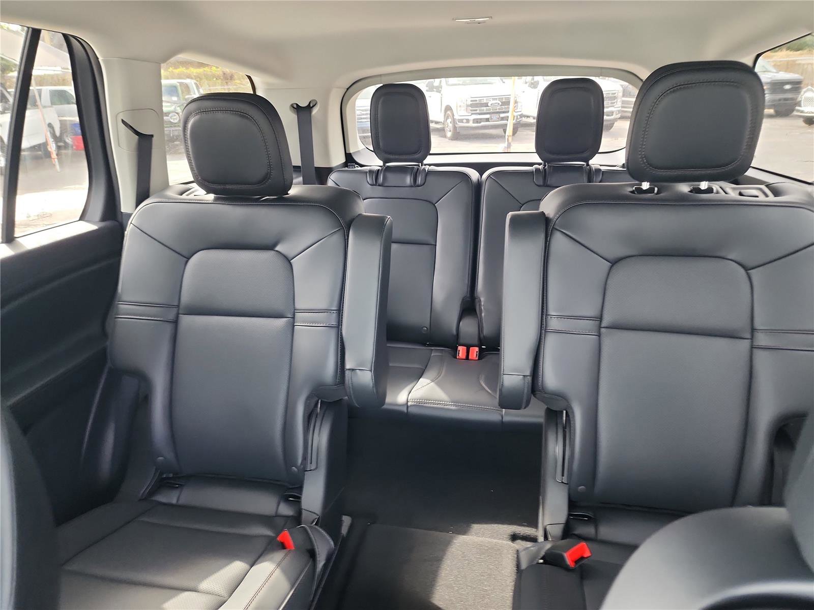 New 2026 Lincoln Aviator 2WD image 15