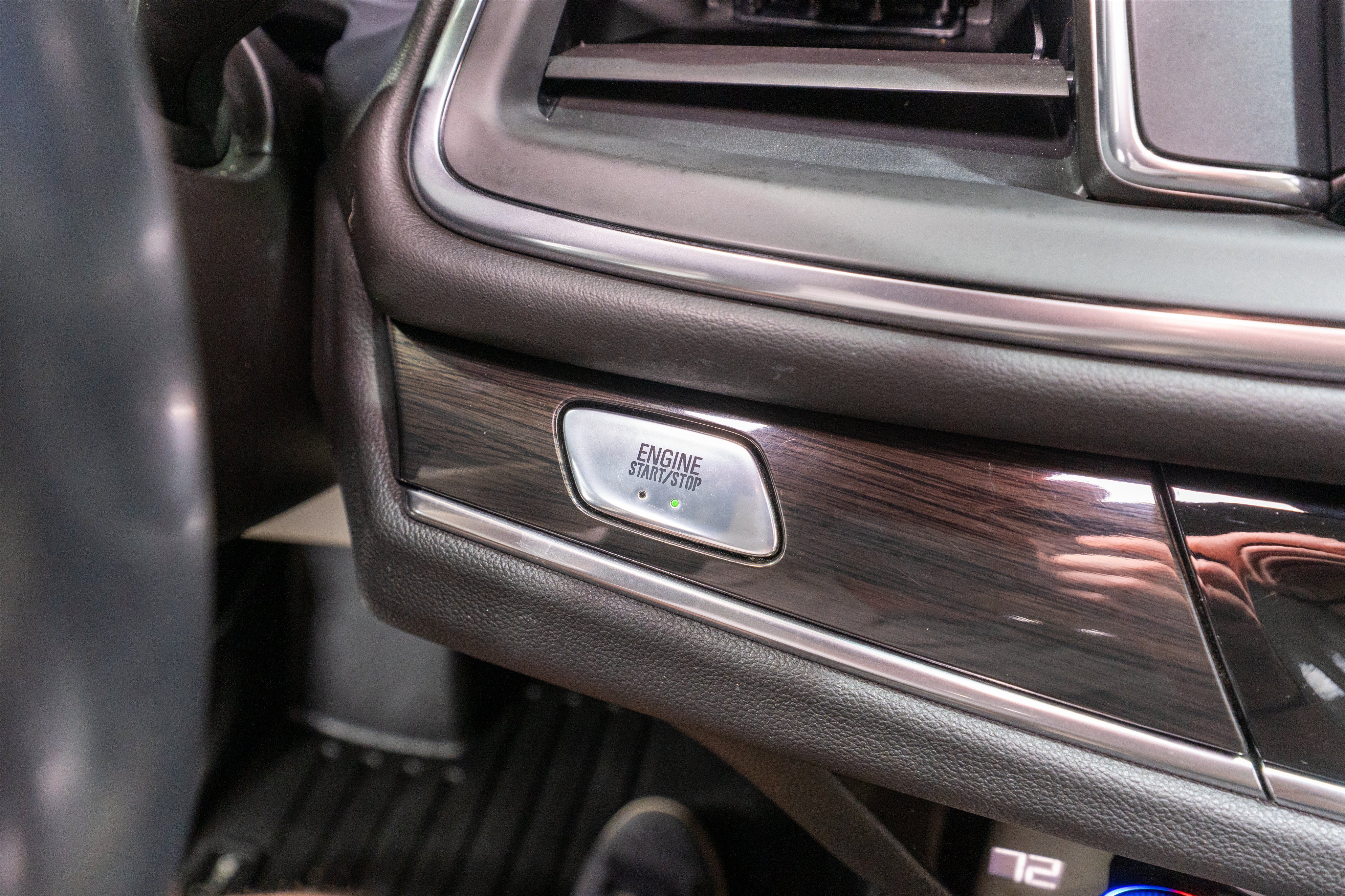 Used 2020 Buick Enclave Essence AWD/4WD image 28