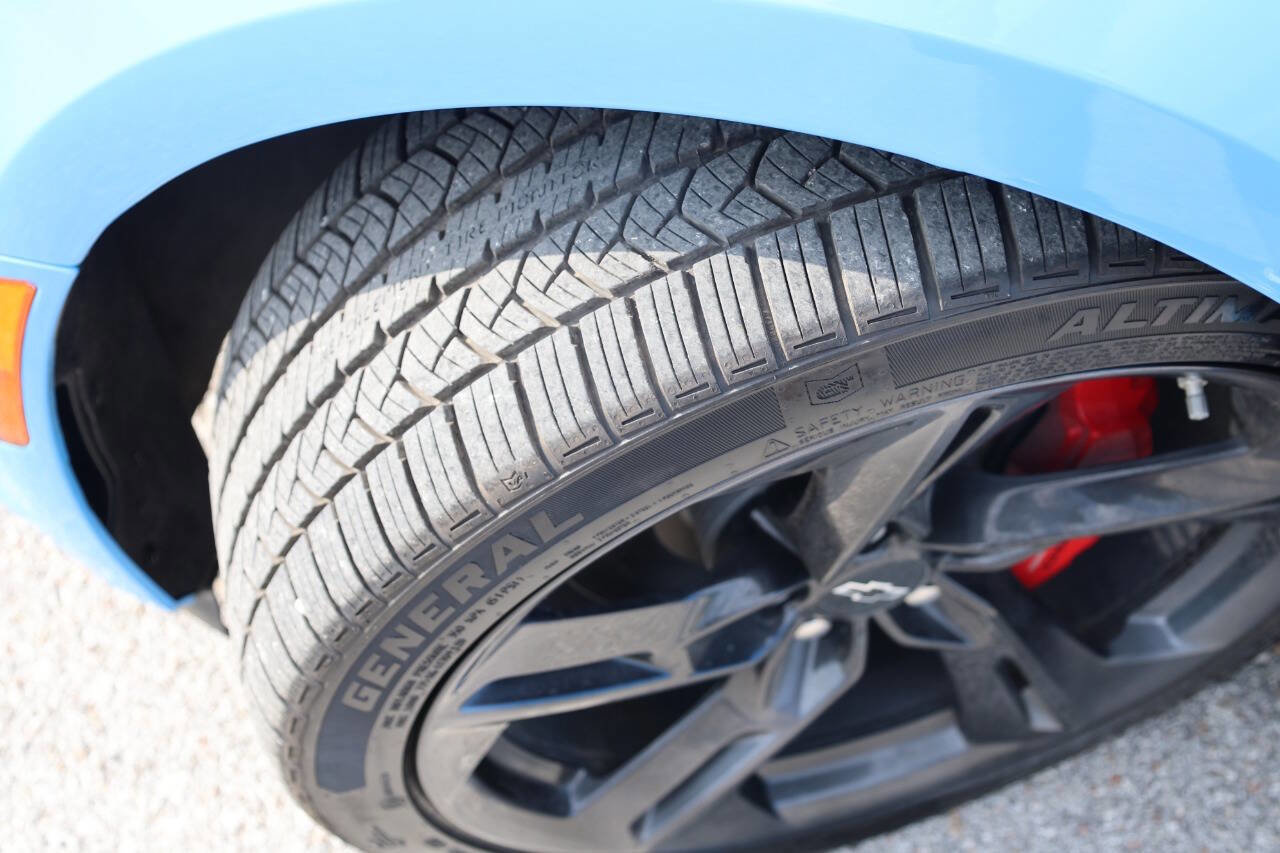Used 2022 Chevrolet Camaro LT w/ Technology Package image 23