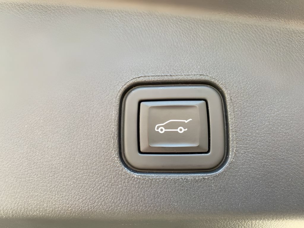 Used 2024 Cadillac Lyriq Tech w/ Driver Assist Package AWD/4WD image 13