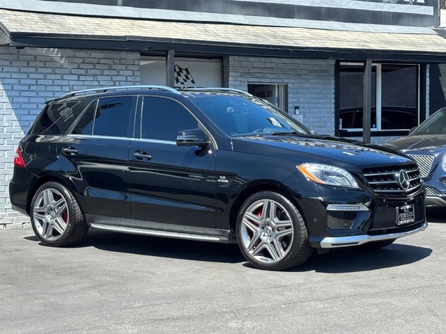 Used 2015 Mercedes-Benz ML 63 AMG 4MATIC w/ AMG Performance Package image 11