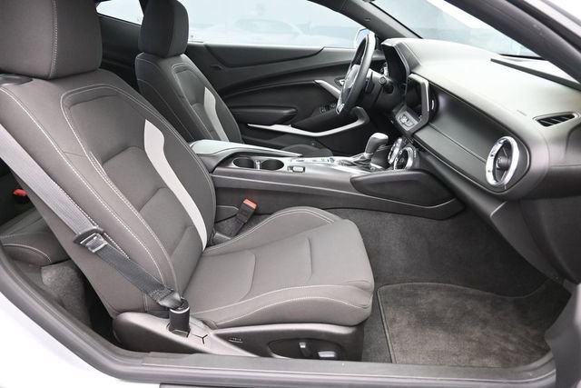 Used 2018 Chevrolet Camaro SS RWD image 32