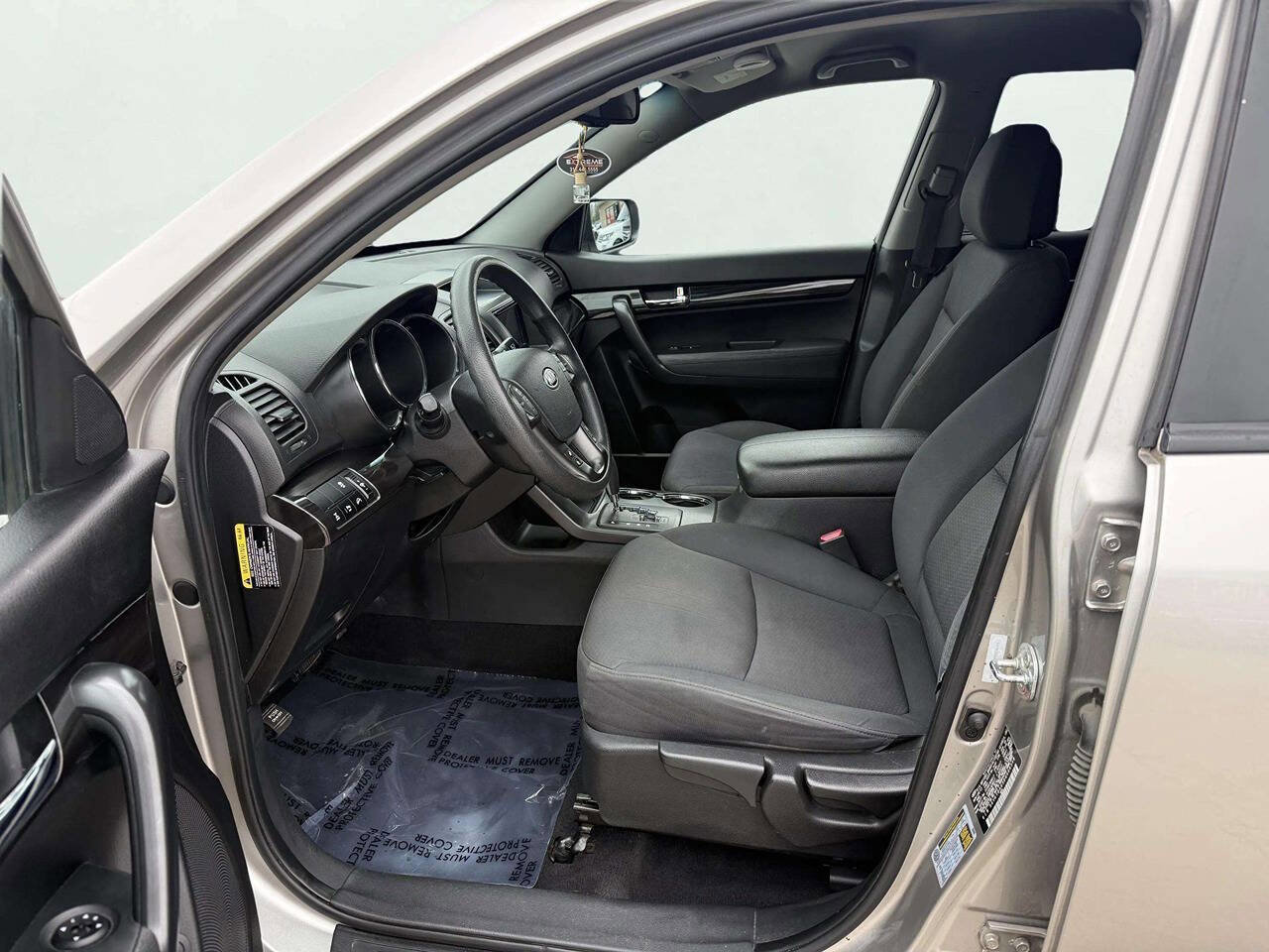 Used 2013 Kia Sorento LX w/ Convenience Pkg image 10