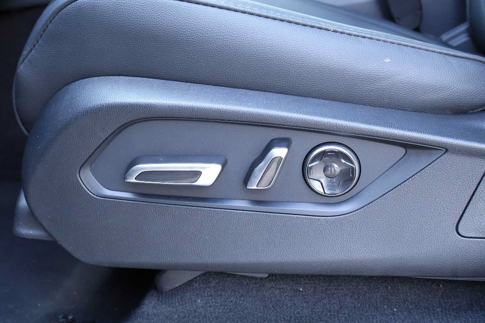 Certified 2026 Acura MDX FWD image 24