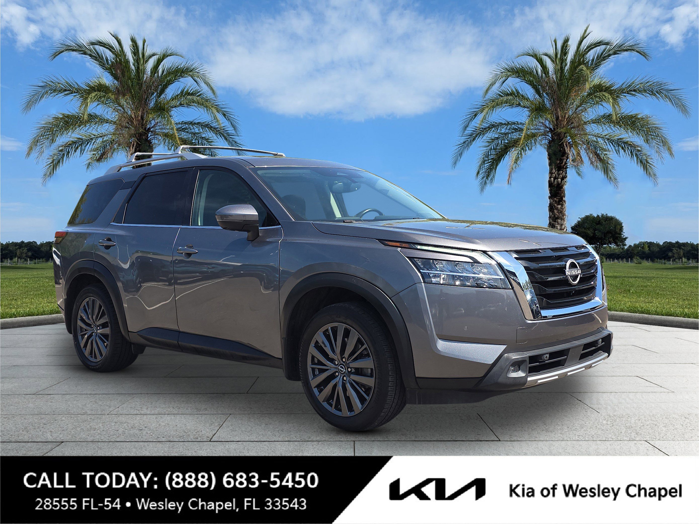 Used 2022 Nissan Pathfinder SL w/ SL Premium Package image 1