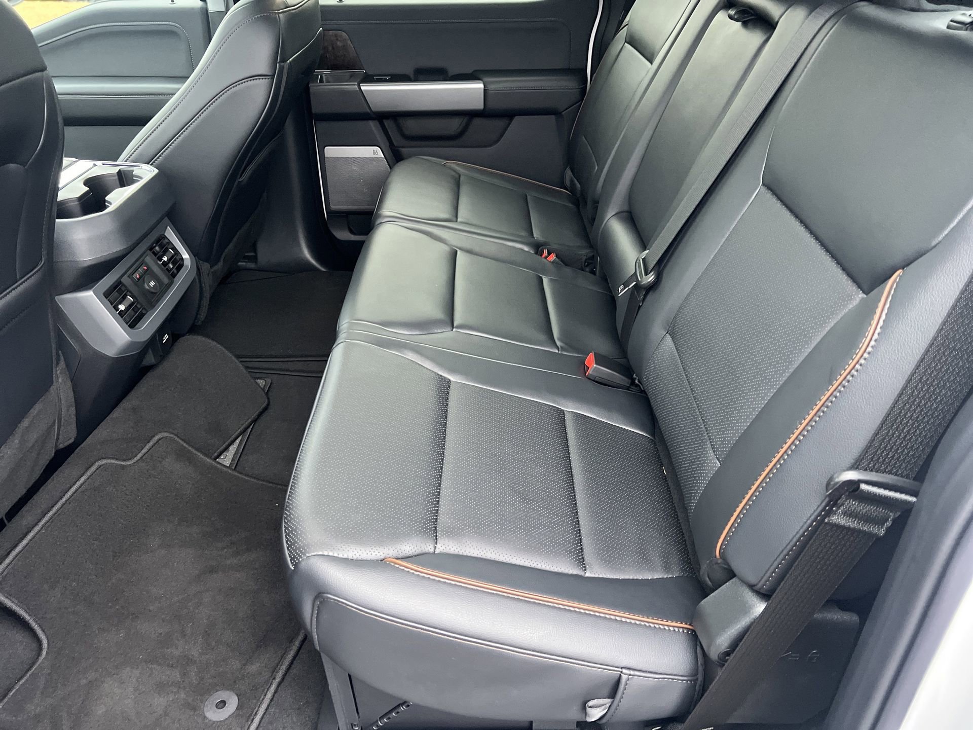 New 2025 Ford F350 Lariat w/ Lariat Ultimate Package image 25