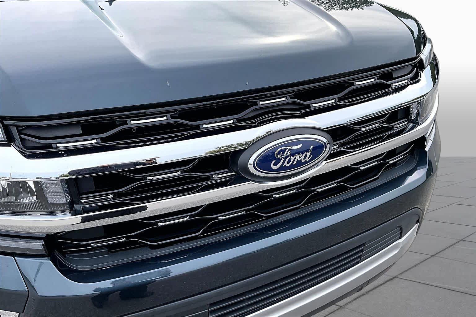 Used 2024 Ford Expedition Limited RWD image 32
