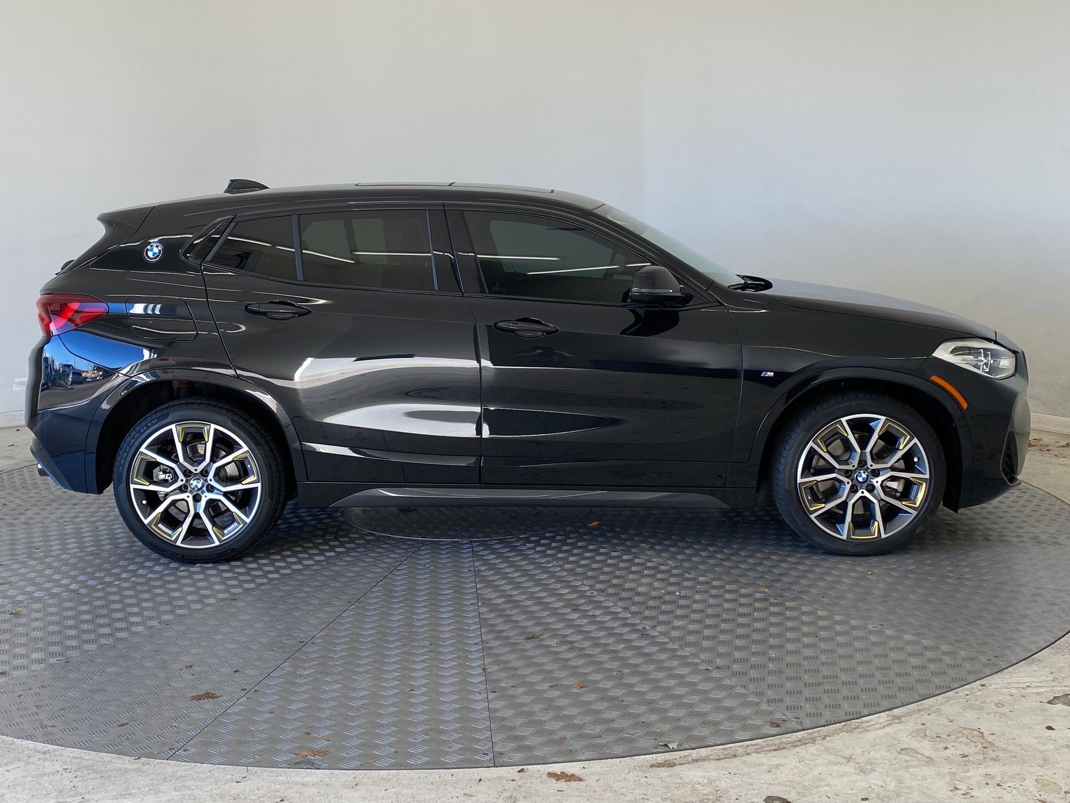 Certified 2023 BMW X2 xDrive28i w/ Edition Goldplay image 7