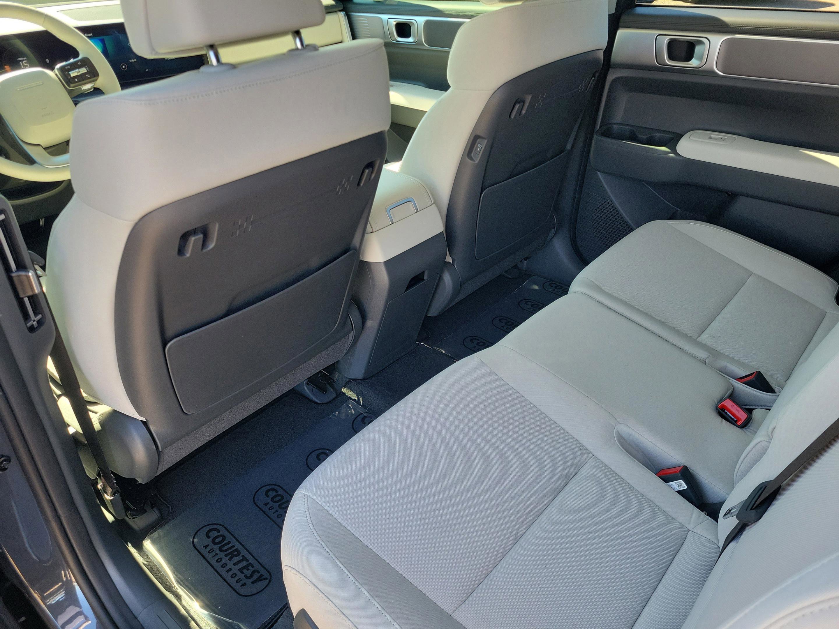 New 2026 Hyundai Santa Fe SE image 13