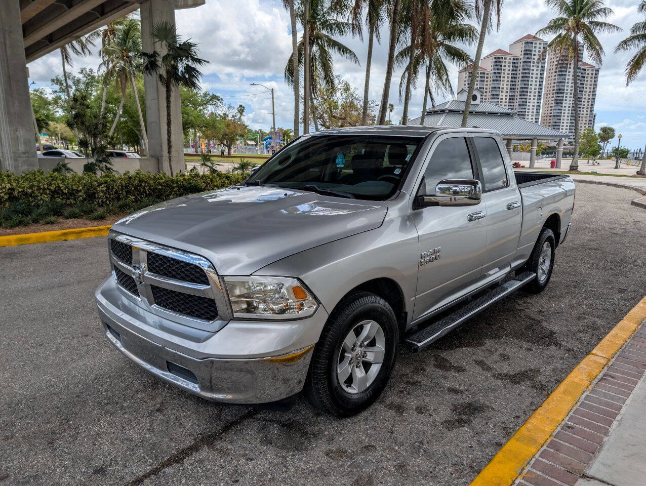 Used 2018 RAM 1500 Classic SLT image 2