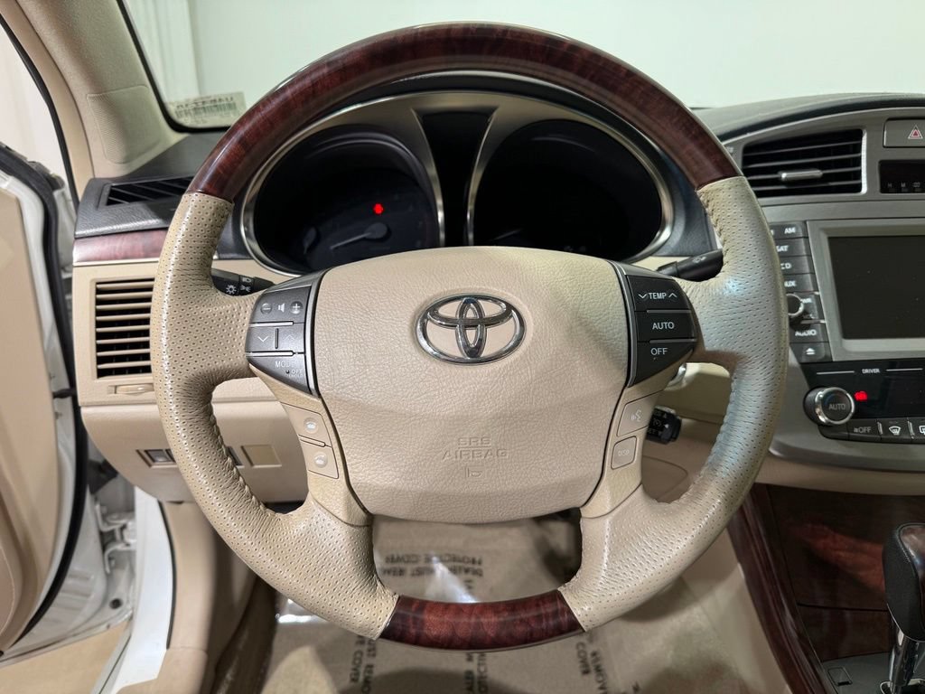 Used 2012 Toyota Avalon Limited FWD image 23