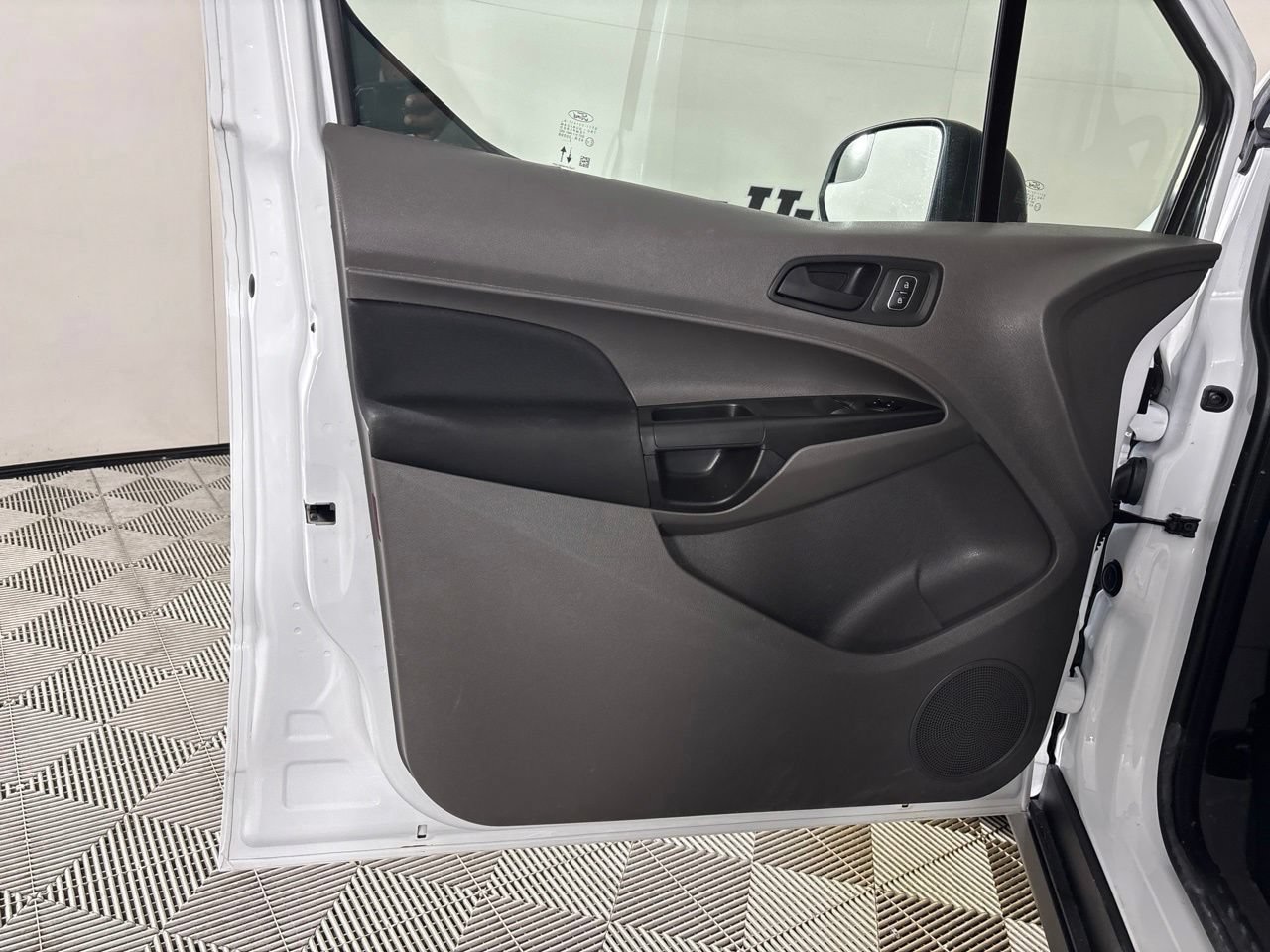 Used 2023 Ford Transit Connect XL FWD image 9