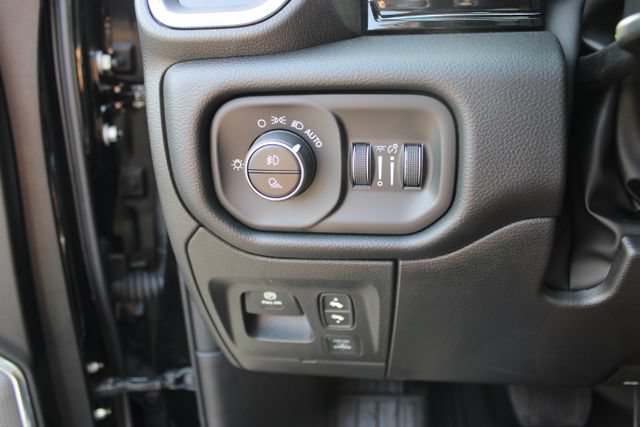 Used 2026 RAM 1500 Laramie w/ Night Edition AWD/4WD image 18