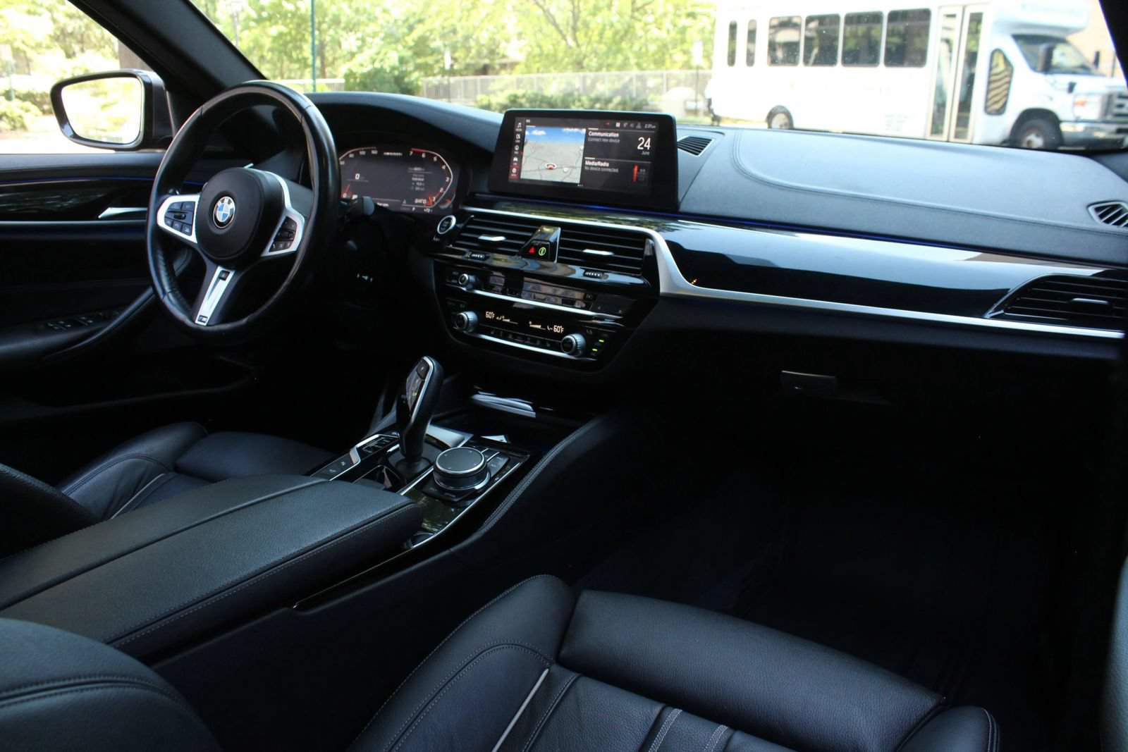 Used 2020 BMW M550i xDrive w/ Executive Package AWD/4WD image 23