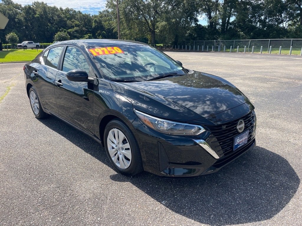 Used 2024 Nissan Sentra S image 1