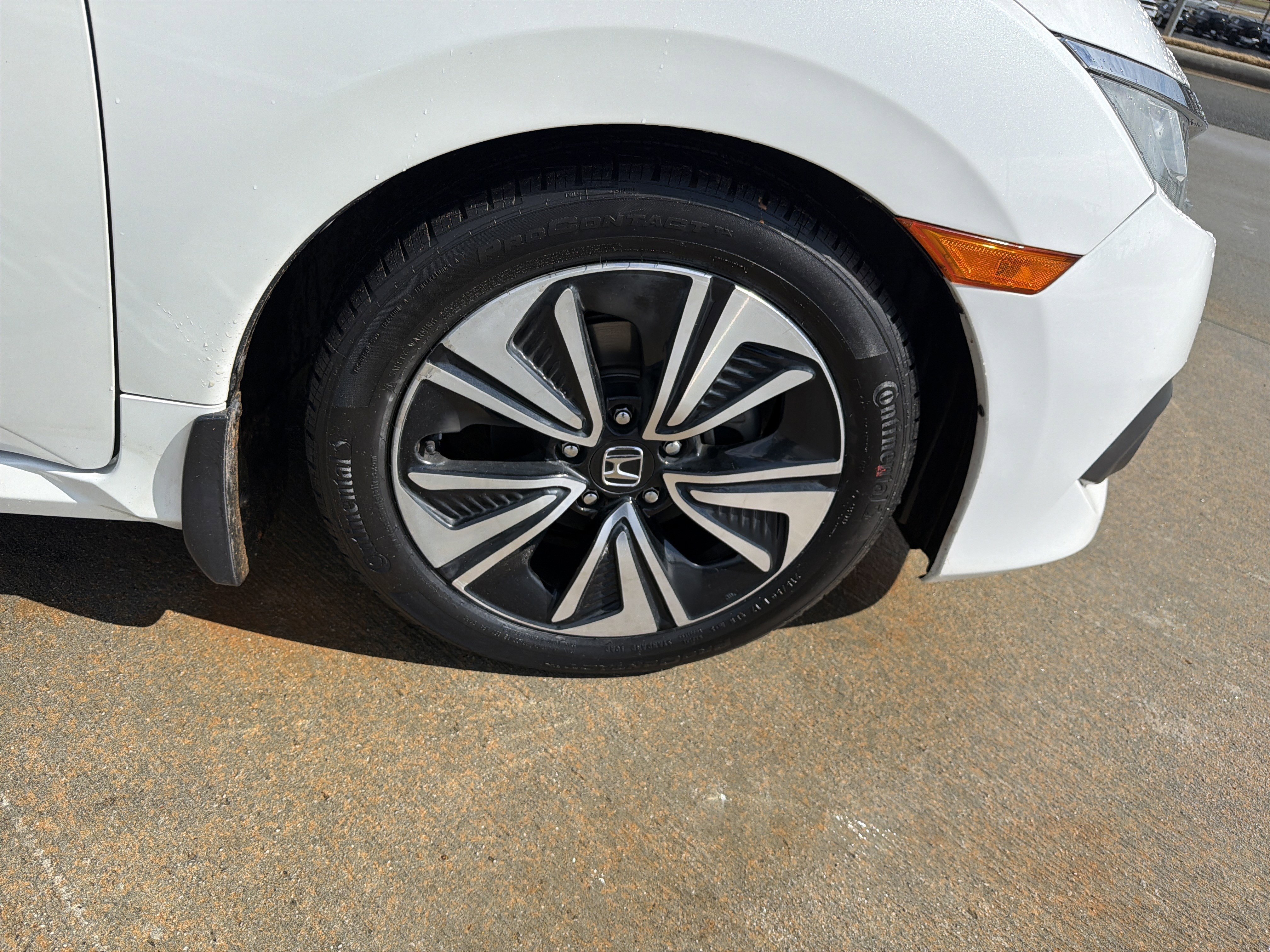 Used 2018 Honda Civic EX-L image 13