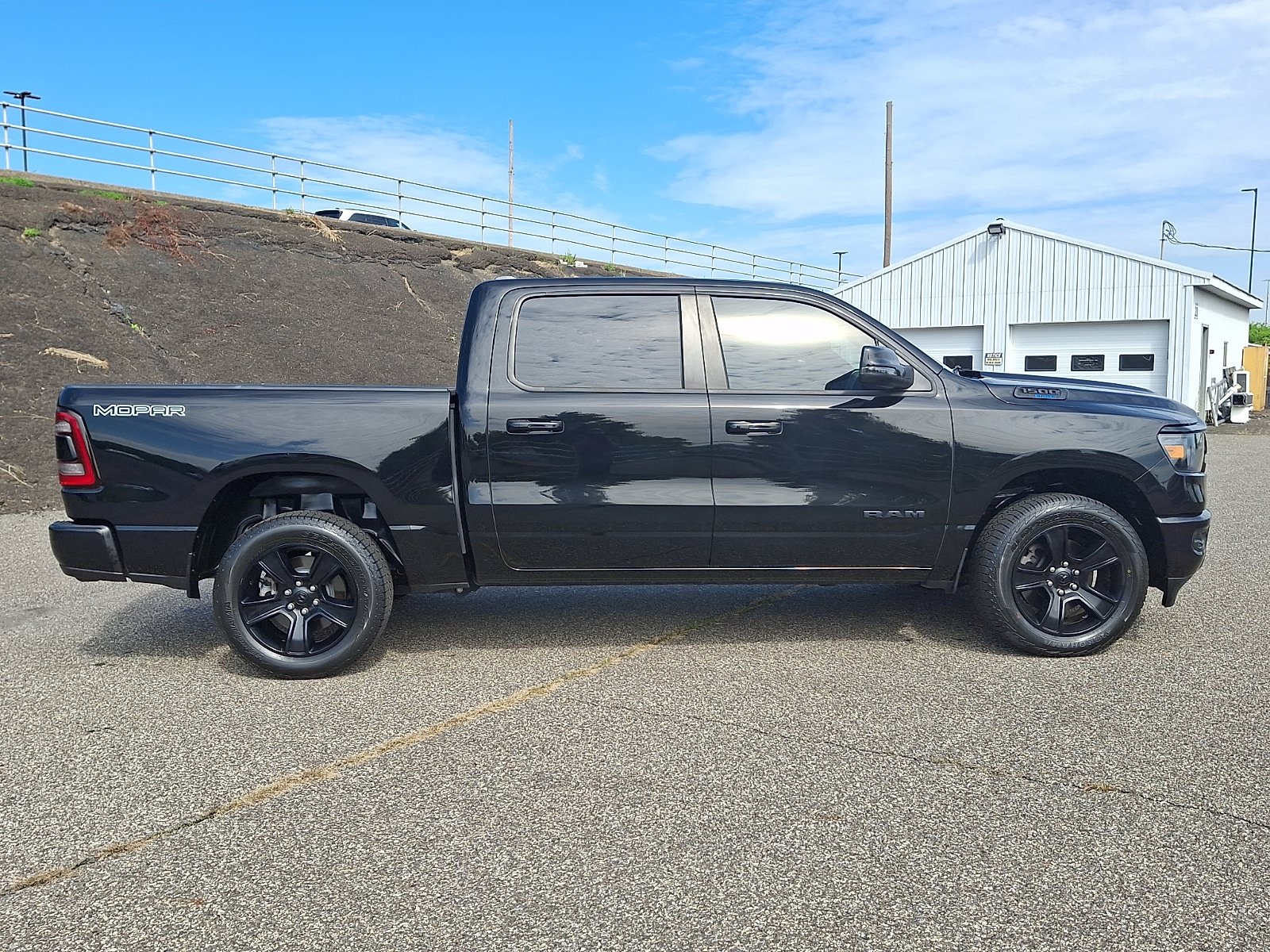 Certified 2024 RAM 1500 Big Horn AWD/4WD image 7