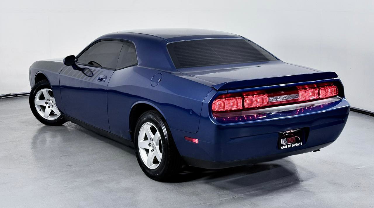 Used 2010 Dodge Challenger SE image 12