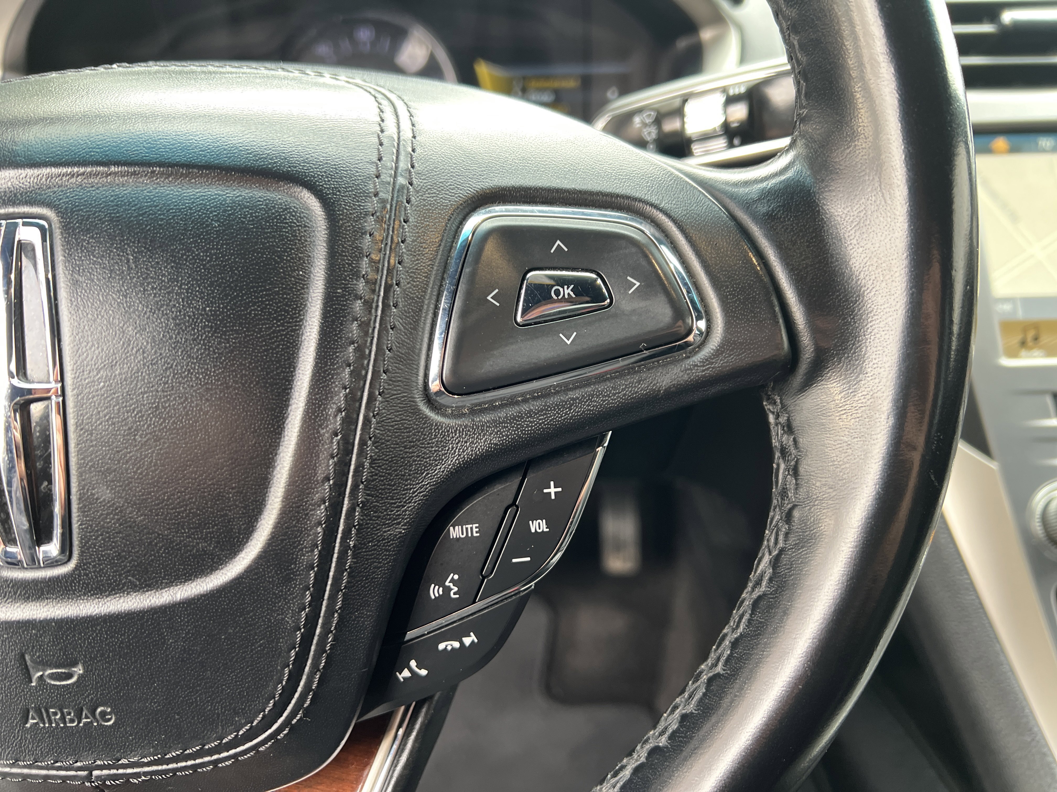 Used 2018 Lincoln MKZ Select w/ Technology Package image 20